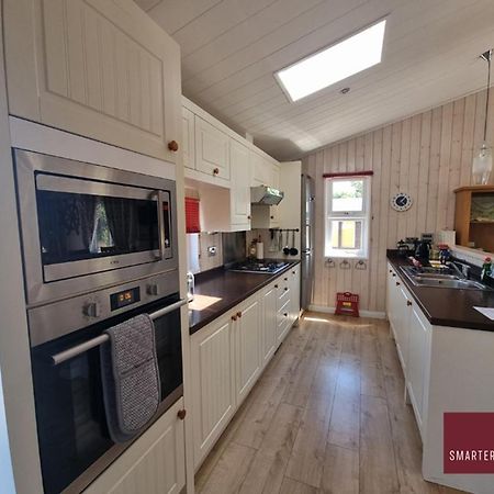 Milford On Sea - 4 Bedroom Lodge In Shorefield Country Park Extérieur photo